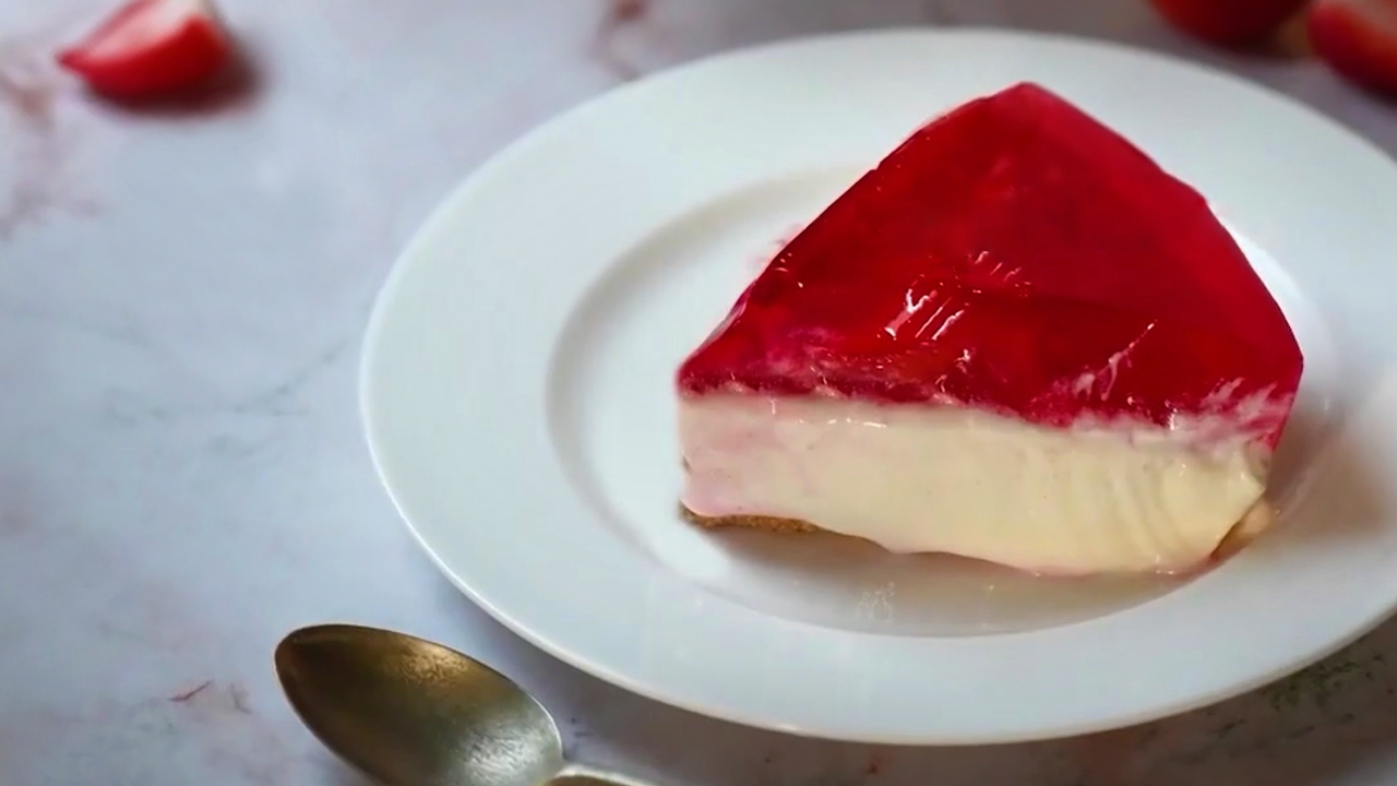 No-bake Strawberry Jelly Cheesecake - Masalabox