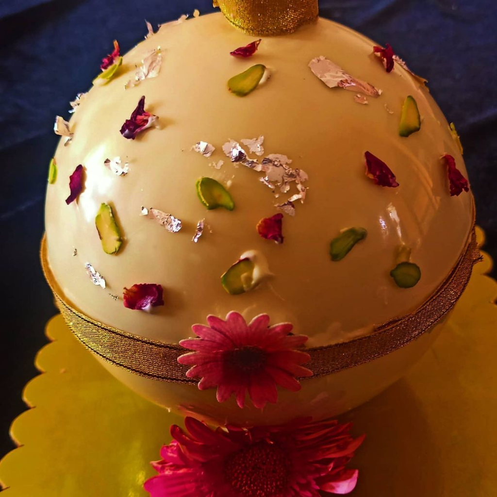 Best Pinata Cake In Delhi | Order Online